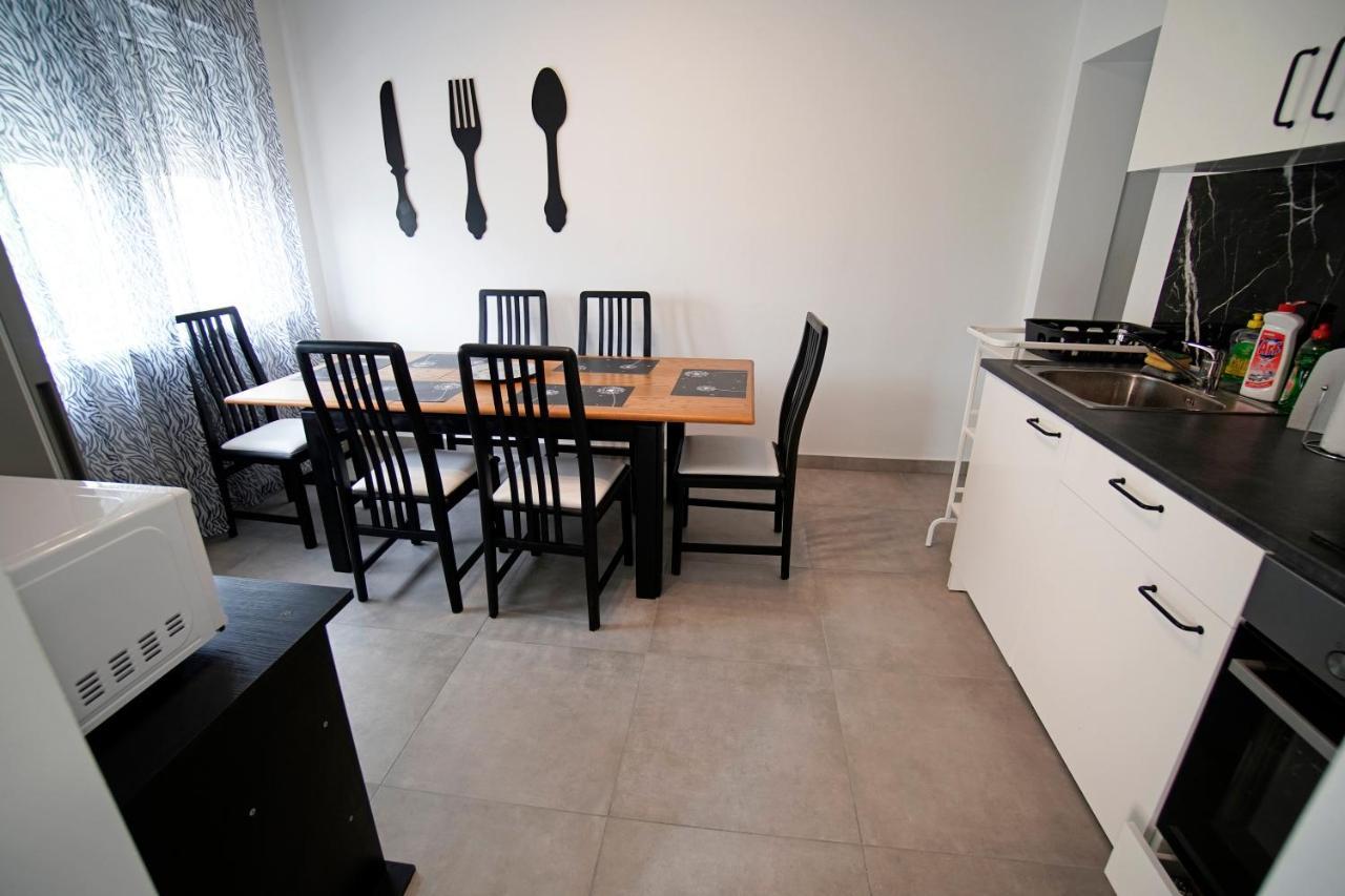 House - Apartman Sarah Kaštela المظهر الخارجي الصورة